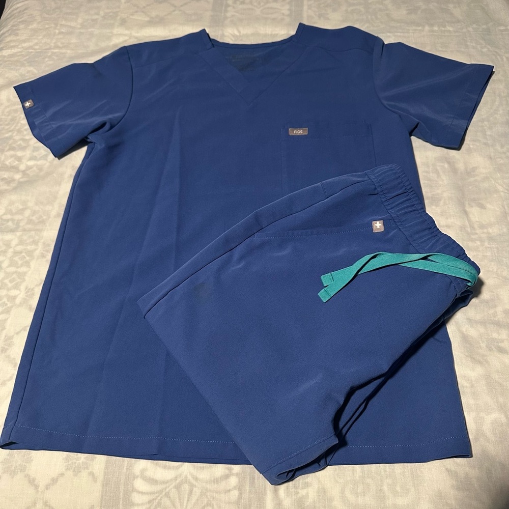 Figs blue  Scrub Mens jogger set size top XS pants S